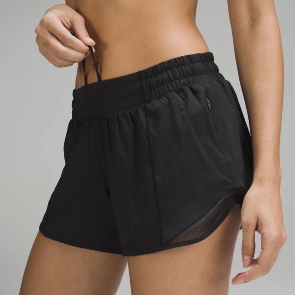 Lululemon hottie hot LR Short Black Lined 6 NWT